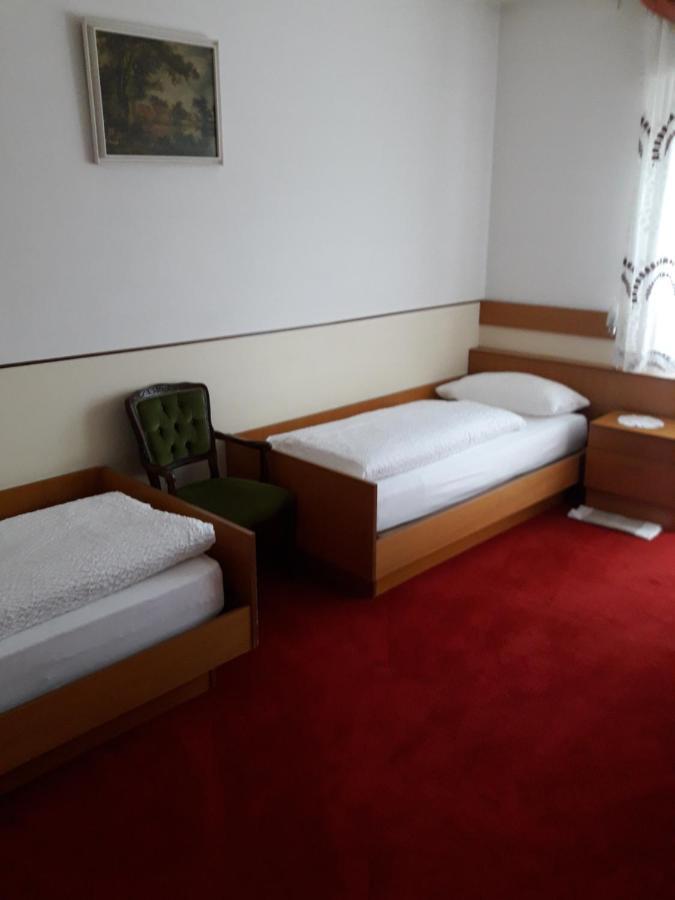 Hotel Lux Merano Bagian luar foto