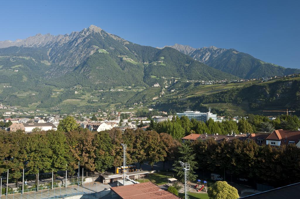 Hotel Lux Merano Bagian luar foto