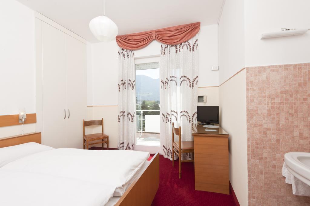 Hotel Lux Merano Ruang foto