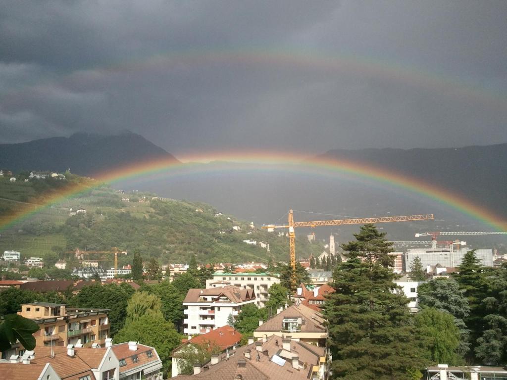 Hotel Lux Merano Bagian luar foto