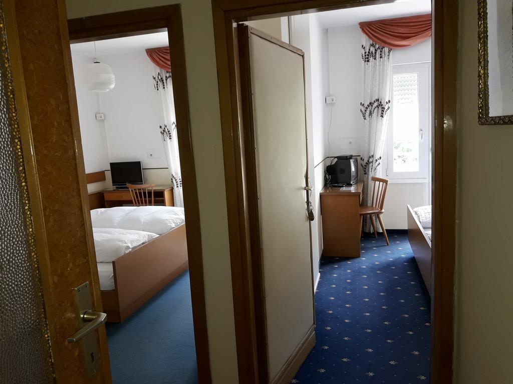 Hotel Lux Merano Bagian luar foto