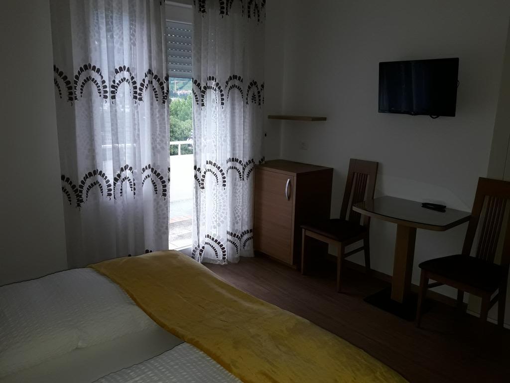 Hotel Lux Merano Bagian luar foto