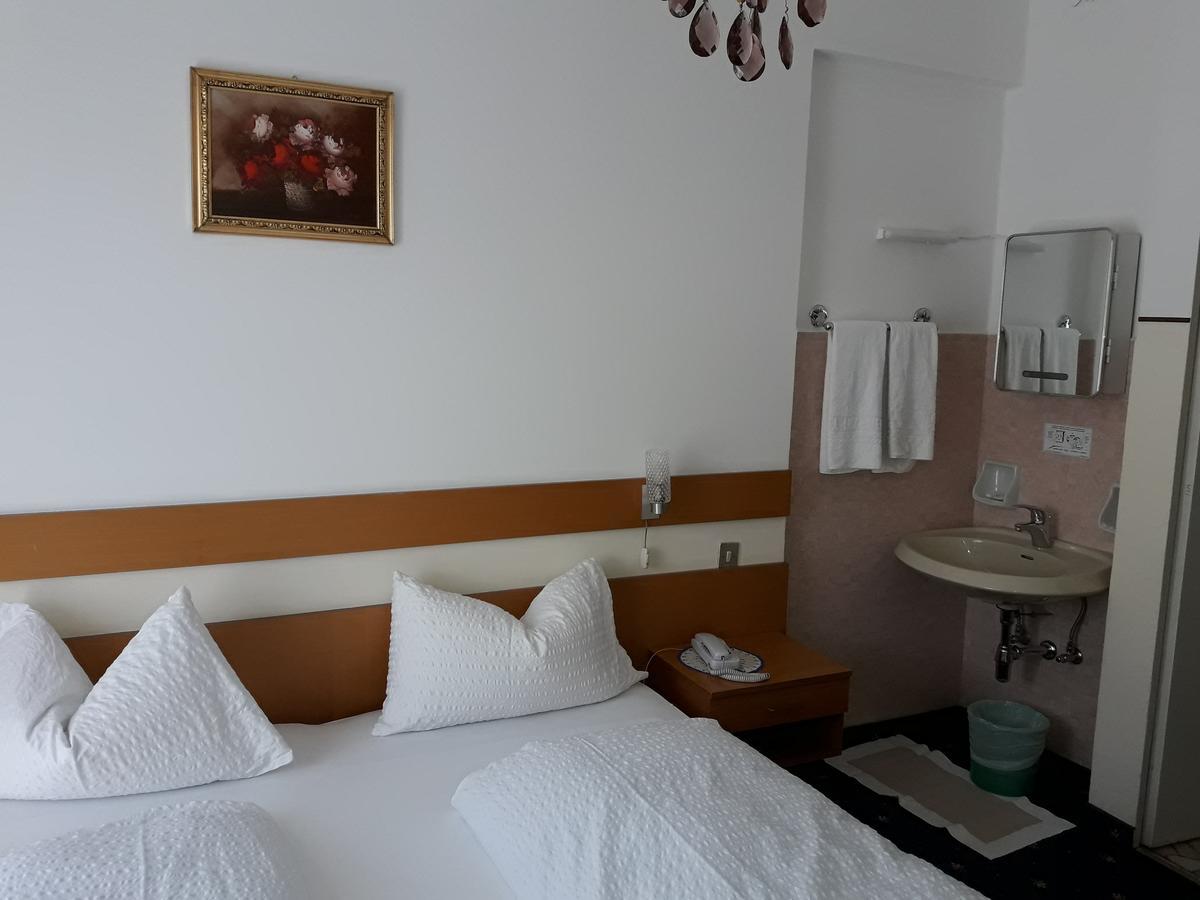 Hotel Lux Merano Bagian luar foto