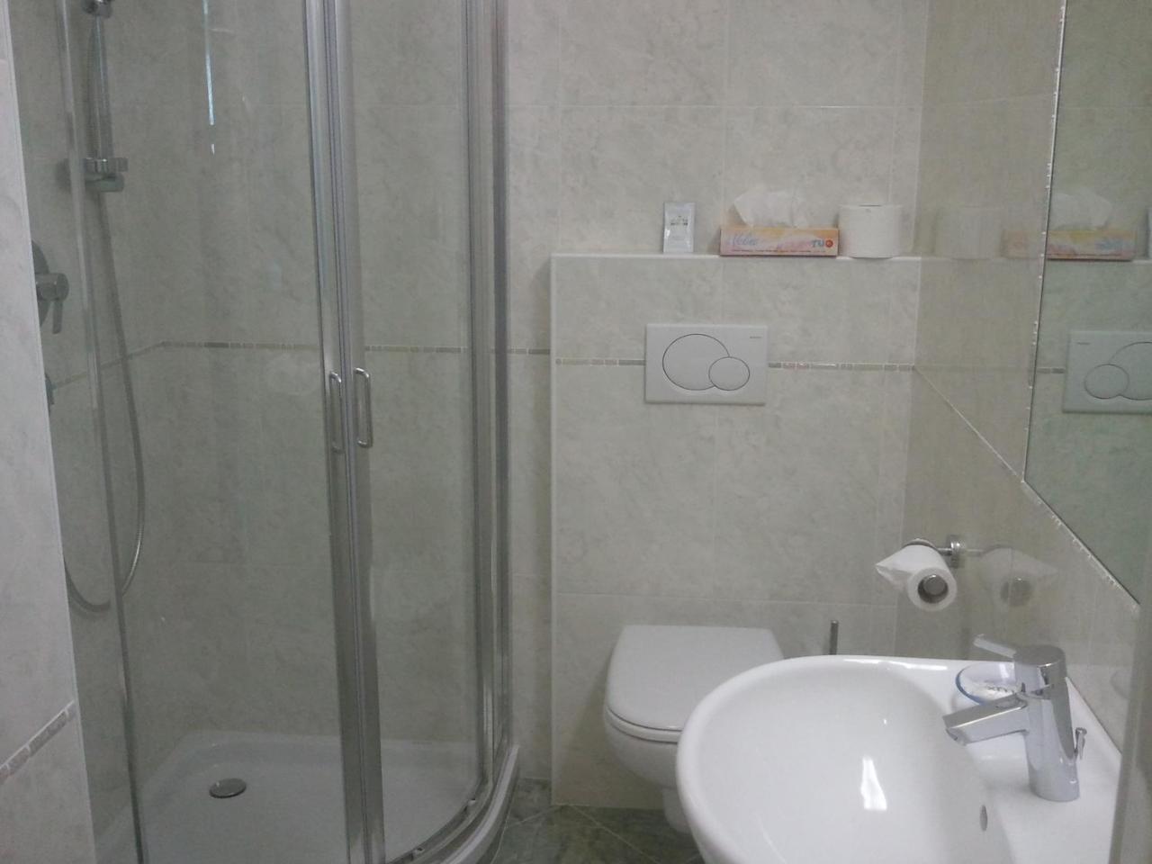 Hotel Lux Merano Bagian luar foto