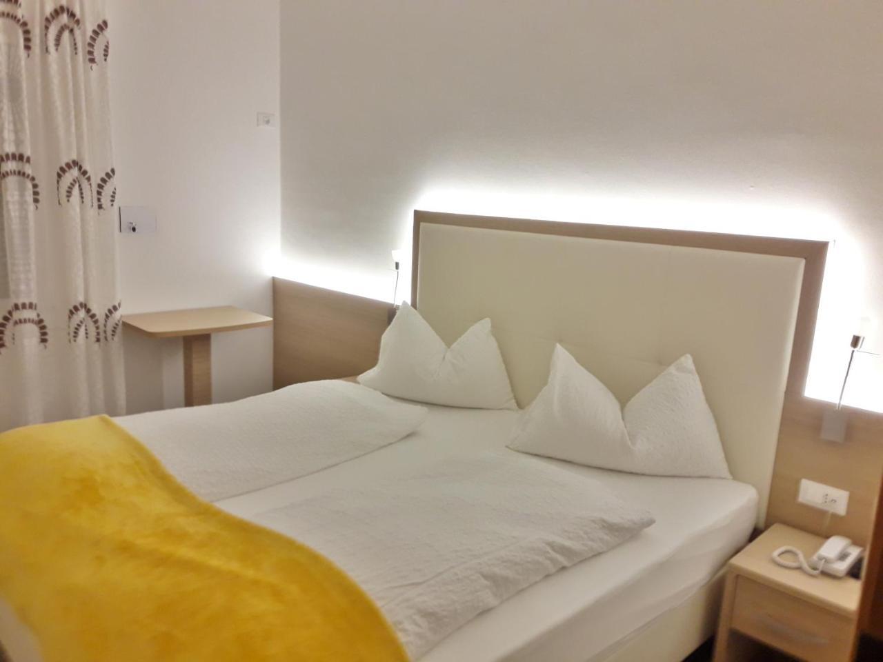 Hotel Lux Merano Bagian luar foto